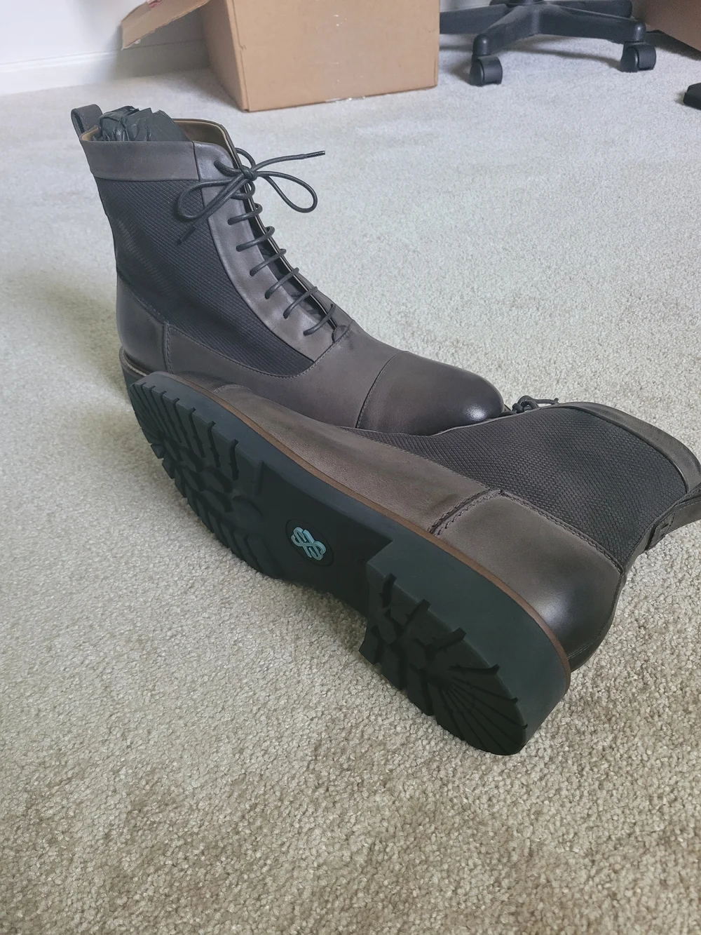 Men's Lace-Up Gray Leather Chukka Boots with Rugged Sole